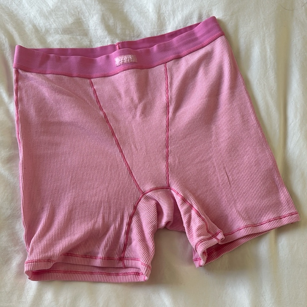SKIMS Pink Ribbed Boxer Shorts
